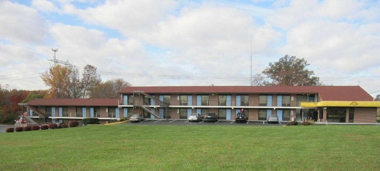 Elkton Lodge Hotel 3*