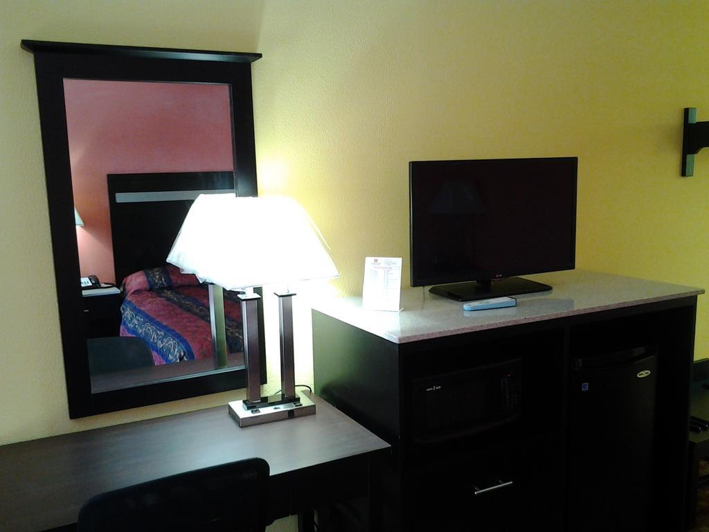 Elkton Lodge Hotel